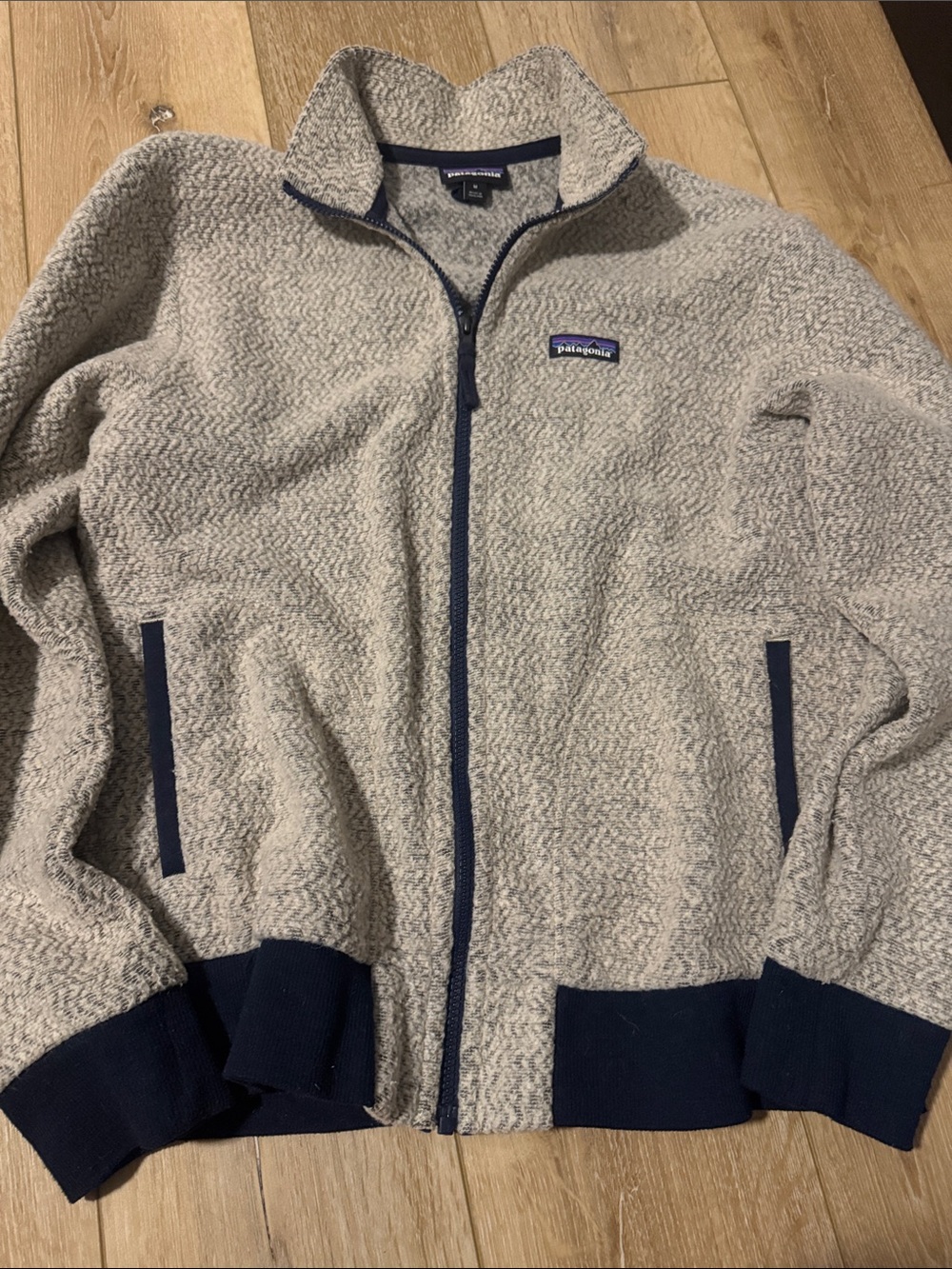 Patagonia Women’s Light Gray Full-Zip Sherpa Jacket
